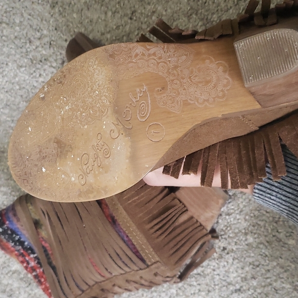 Booties - Picture 6 of 7